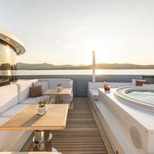 Rebels Yacht 