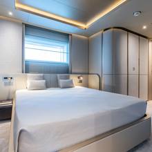 Navis Yacht 