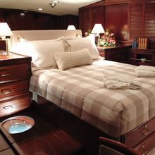 Yonder Star Yacht 