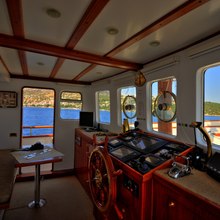 Silver Cloud Yacht Pilothouse