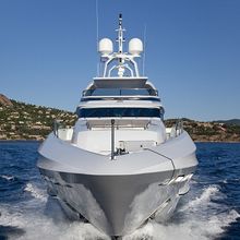 Seven S Yacht Running Shot - Front View