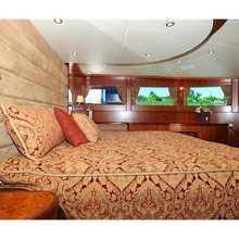 Luna Yacht 