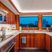 La Lady Yacht 