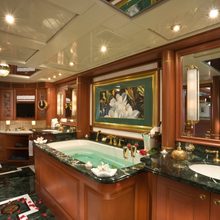 Queen D Yacht Master Bath