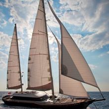 Infinity Yacht Full Sail