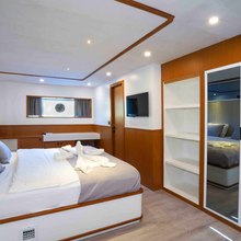 Neo Yacht 