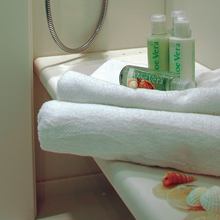 Elegant 007 Yacht Guest Stateroom - Towels