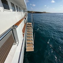 Cheetah Moon Yacht 
