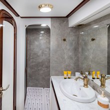 Spirit L Yacht 