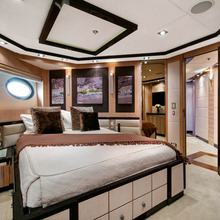 Five Yacht 