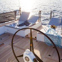 Red Carpet Yacht 