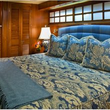 Serenity Yacht 