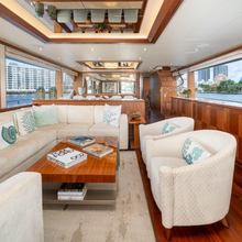 Iridescence Yacht 