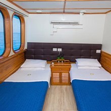Tip Top IV Yacht 