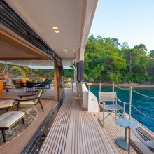 Elone Yacht 