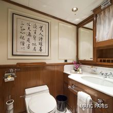 Seawolf Yacht Private Bathroom