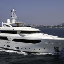Palatial Yacht 
