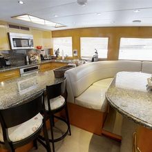 92' Hatteras Yacht 