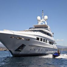 Seven S Yacht Front