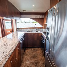 Clarity Yacht 