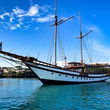 Majik Yacht 
