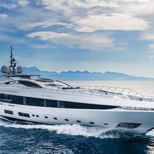 GoldenEye Yacht 