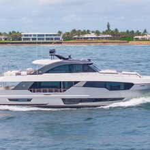 Pinch Me Yacht 