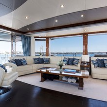 Ultraviolet Yacht 