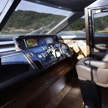 Omnia Natura Yacht 