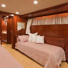 Sirahmy Yacht Pink Twin Stateroom