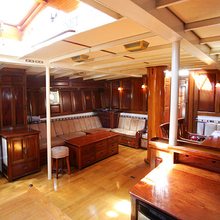 Sunshine Yacht Salon Overview