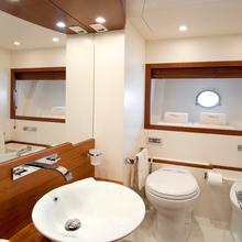 Trilly Yacht 