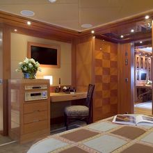 Oui Oui Yacht VIP Stateroom
