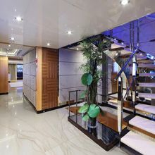 Code 8 Yacht 