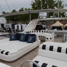 Cabaret Yacht 