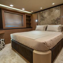 Bella Luna Yacht 