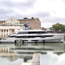Martha Yacht 