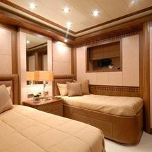Force India Yacht Twin Stateroom