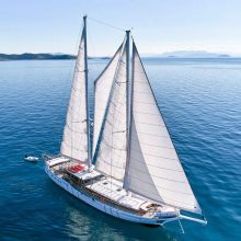 White Pearl Yacht