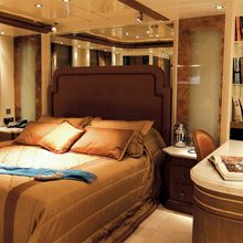 Elegant 007 Yacht Guest Stateroom