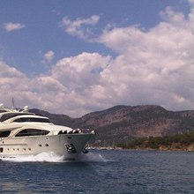 Cosmos Luna Yacht Cruising