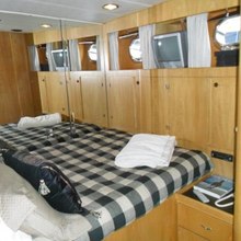 Zia Yacht 