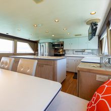 Island Time Yacht 