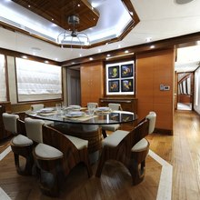 Infinity 7 Yacht 