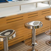 How Ya Dooz'n Yacht 
