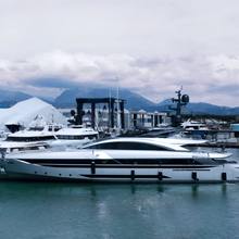 No Stress Yacht 