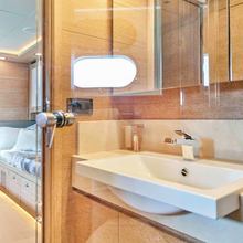 Acceptus Yacht 
