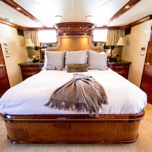 Aurora Yacht 