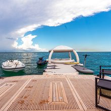 M 105 Yacht 