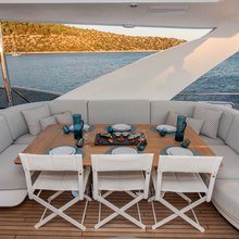Chillin' Yacht 